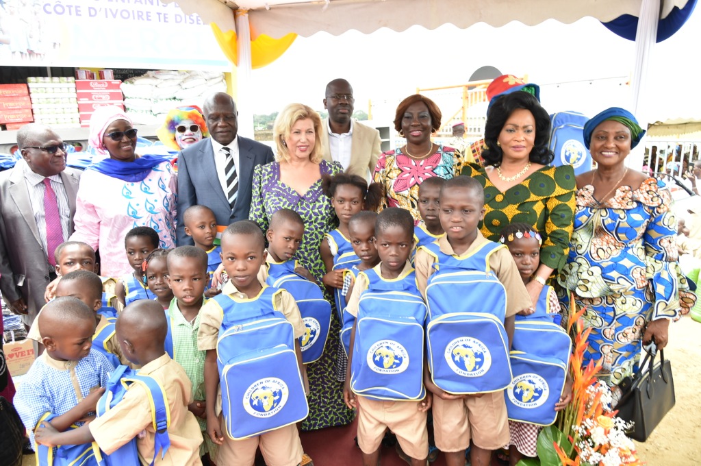 RentrÃ©e scolaire: 15 000 kits scolaires distribuÃ©s cette annÃ©e par la Fondation Children of Africa