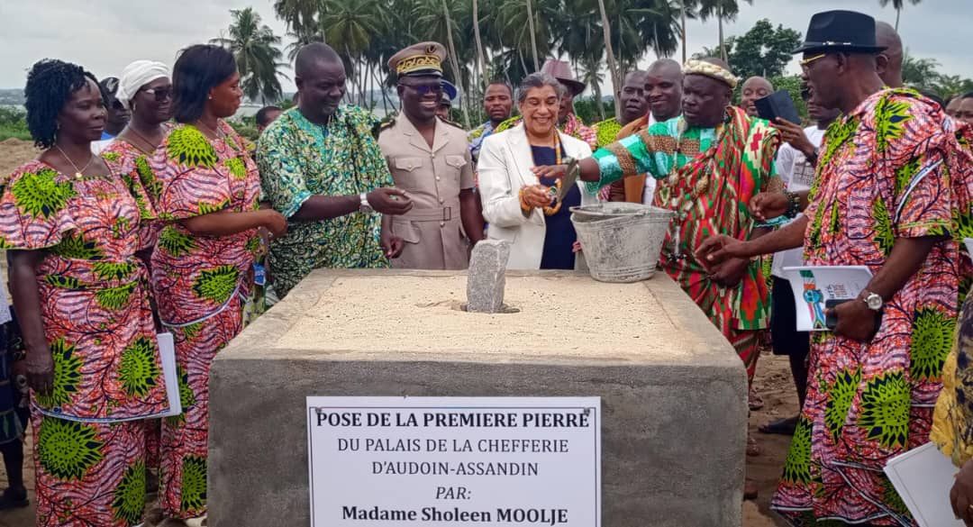 Amitié ivoiro-sud-africaine : Audion-Assandin honore Nelson Mandela et pose la première pierre de sa chefferie